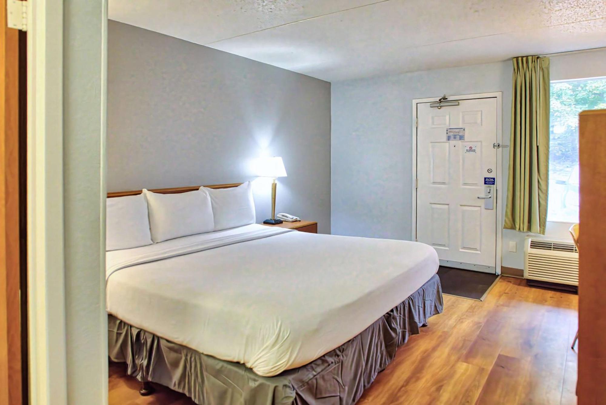 6-buffalo, Ny - Airport - 2* Williamsville
