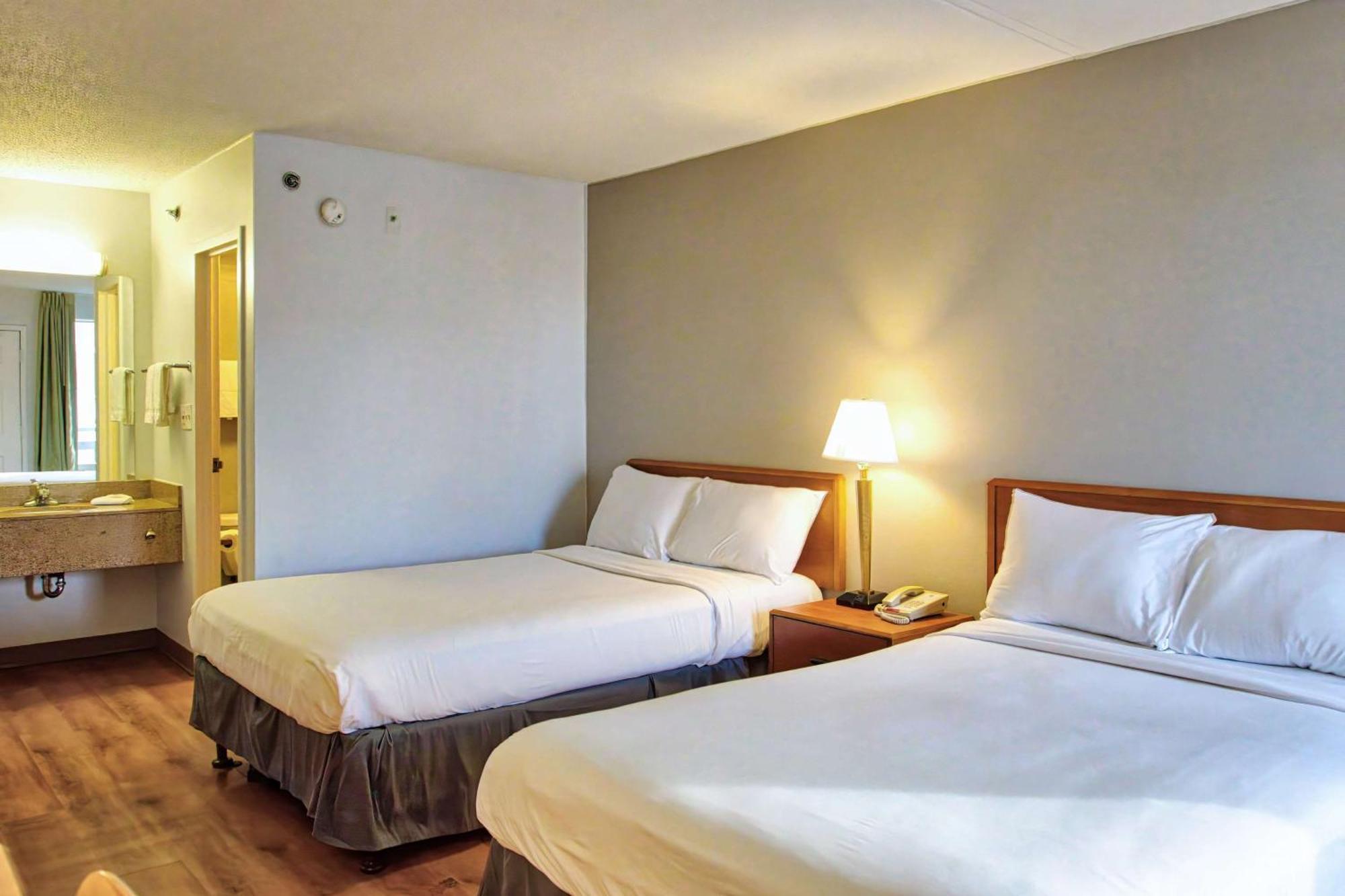 Hotel 6-buffalo, Ny - Airport -