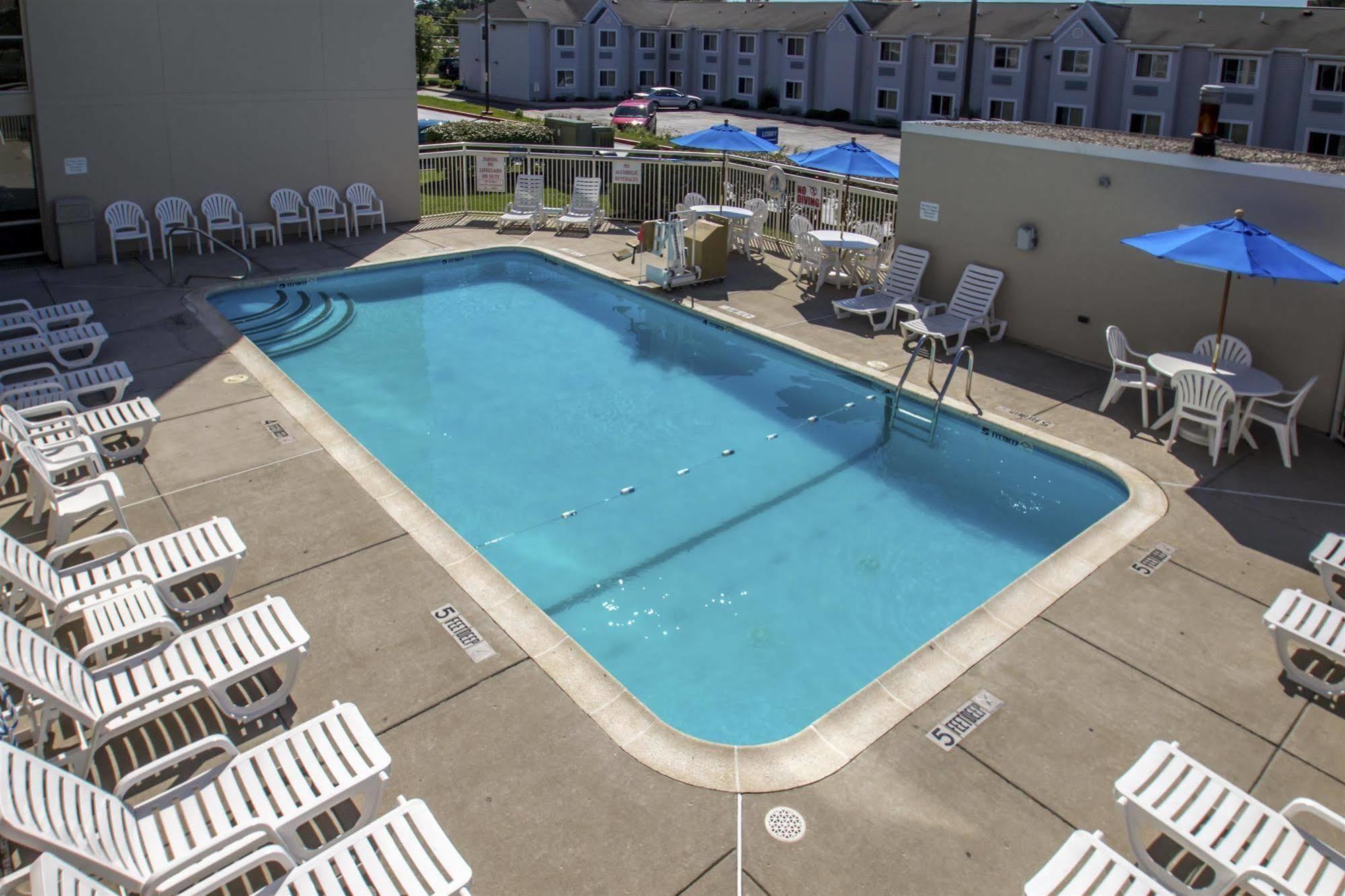 6-buffalo, Ny - Airport - 2* Williamsville
