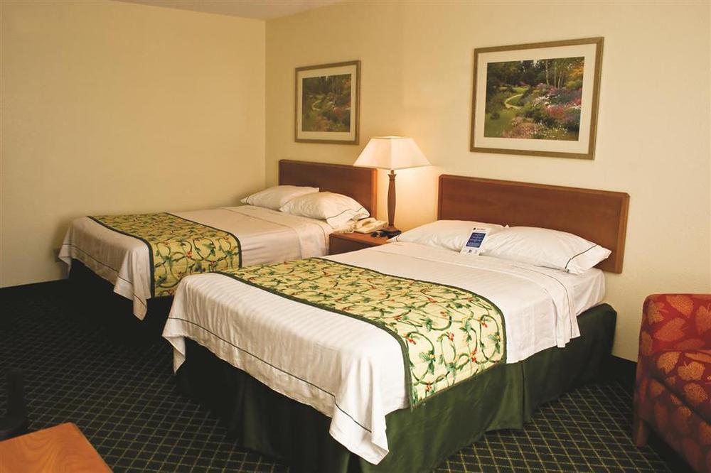 Hotel 6-buffalo, Ny - Airport - 2*